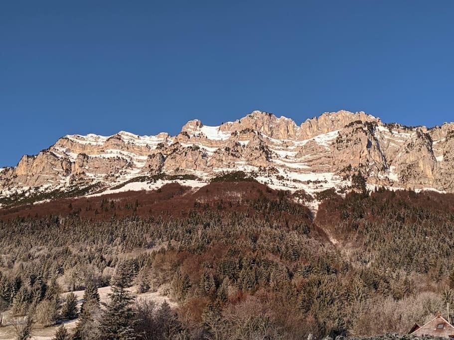 Maison Familiale En Montagne Avec Vue Merveilleuse Sur Le Massif De Belledonne Saint-Bernard  Kültér fotó