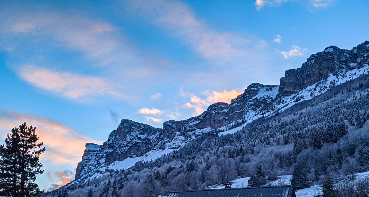 Maison Familiale En Montagne Avec Vue Merveilleuse Sur Le Massif De Belledonne Saint-Bernard  Kültér fotó